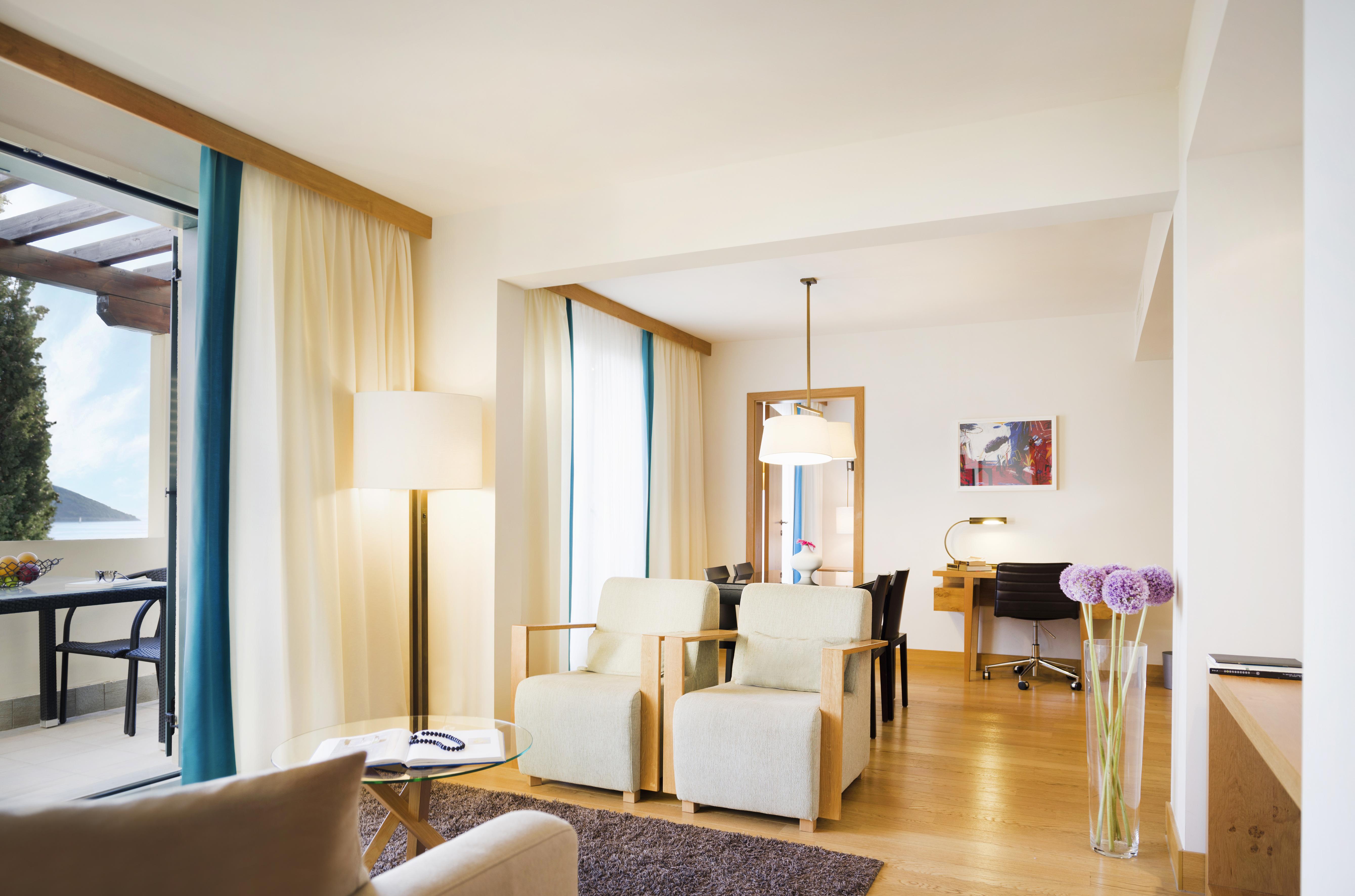 Sun Gardens Dubrovnik Hotel Orašac Kültér fotó A suite at the Hotel de la Paix