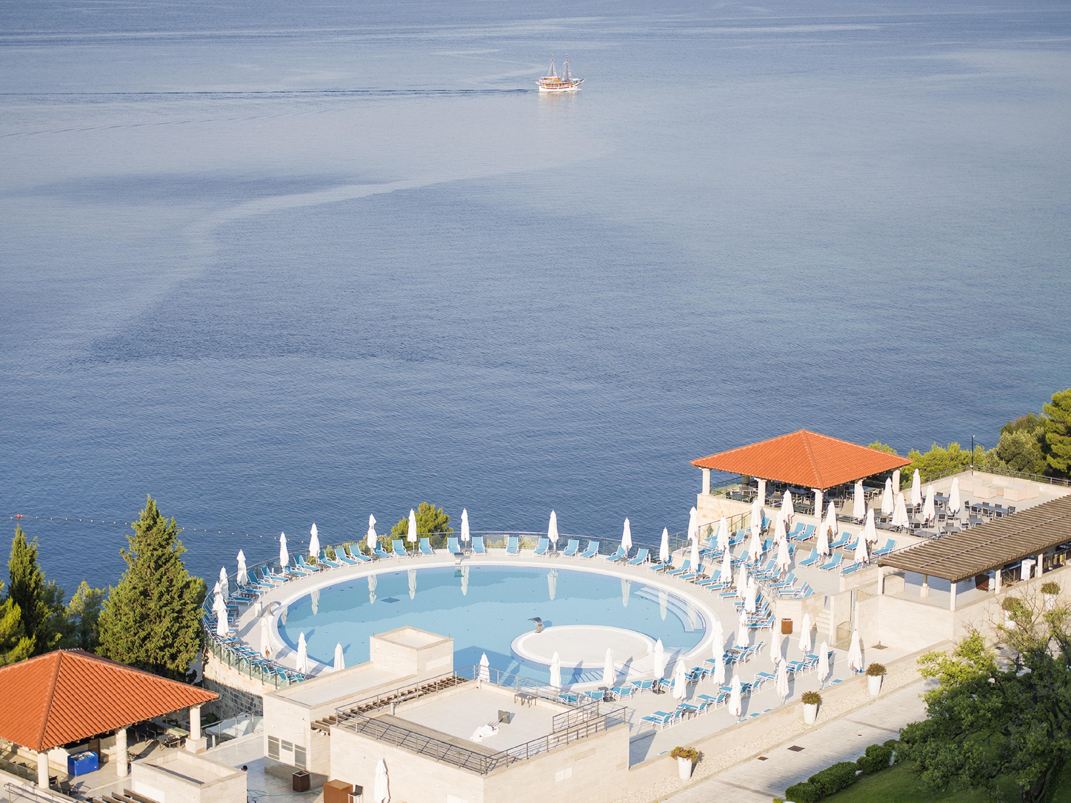 Sun Gardens Dubrovnik Hotel Orašac Kültér fotó The pool at the hotel