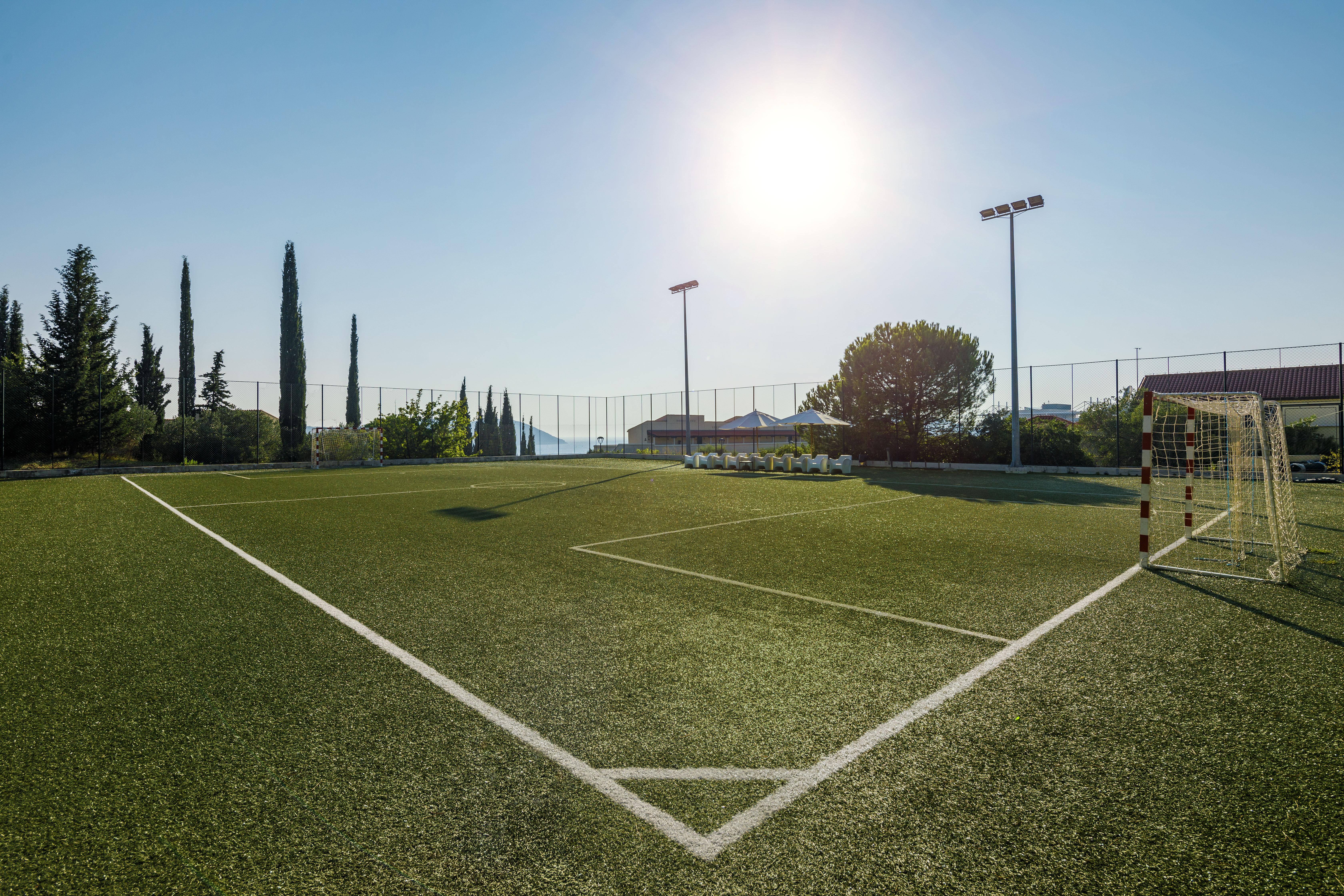 Sun Gardens Dubrovnik Hotel Orašac Kültér fotó The training ground